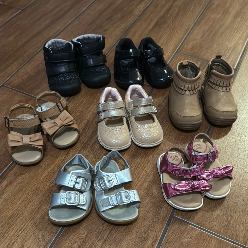 Stride Rite toddler shoes 4m all great condition